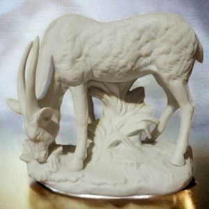 Vtg 73 Horned Impala ALDON WHITE BISQUE PORCELAIN Animal Figure Antelope Africa